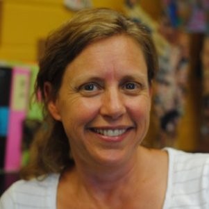 Debbie Kizer of Imagine Art Portrait